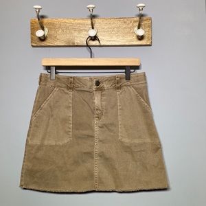 Versona Size Medium Dark khaki skirt (item# 0002)
